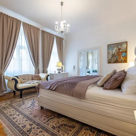 Apartament Large 110 M2 By The Old Town Square *