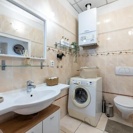 Large 110 M2 By The Old Town Square Apartament