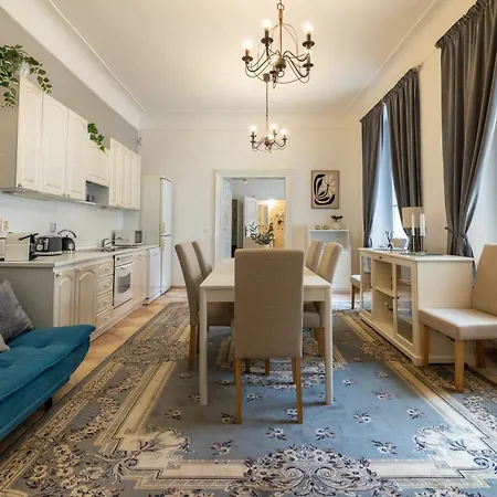 Large 110 M2 By The Old Town Square Apartament Praga