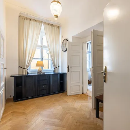 Apartament Large 110 M2 By The Old Town Square Praga