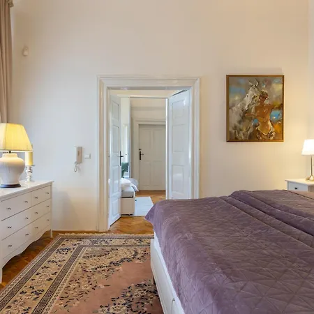 Large 110 M2 By The Old Town Square Apartament Praga